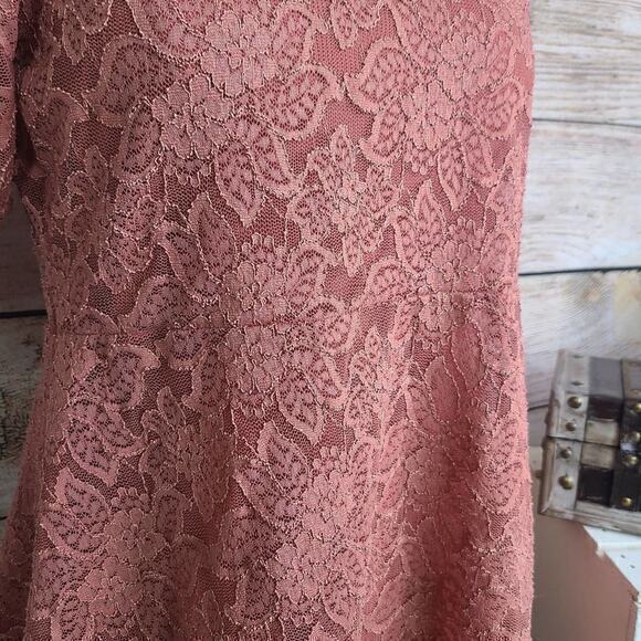 Jessica Simpson Women's Maternity Mauve Lace Top Size Small - Picture 7 of 7